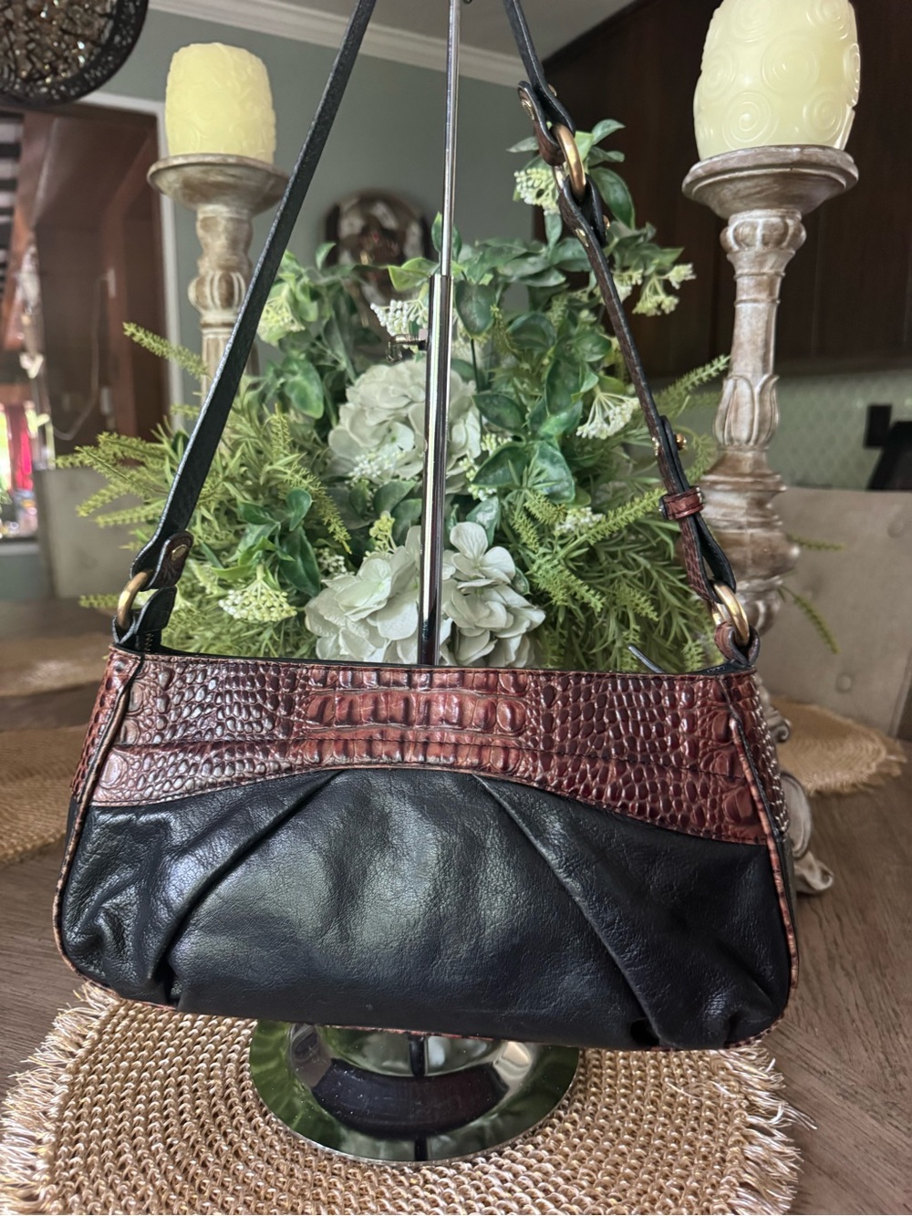 EUC Brahmin VINTAGE Brown Croc-Textured Leather Shoulder Bag Orig $399 🤎 - Picture 2 of 8